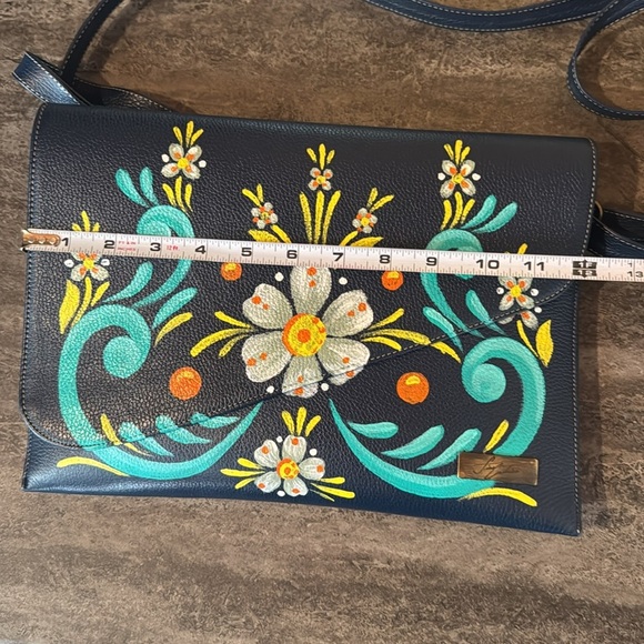 Fina Catrina Hand painted leather purse. - Picture 8 of 11